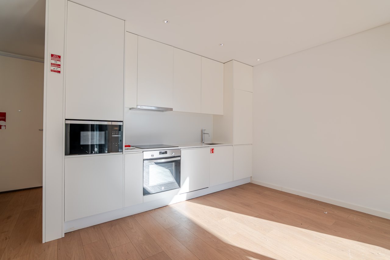 Sophisticated 1-Bedroom Apartment in Central Porto