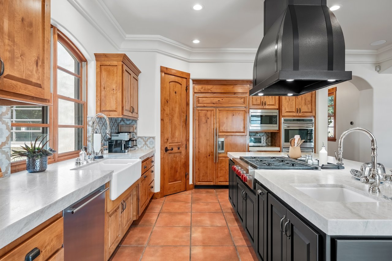 19300 Hombre Lane