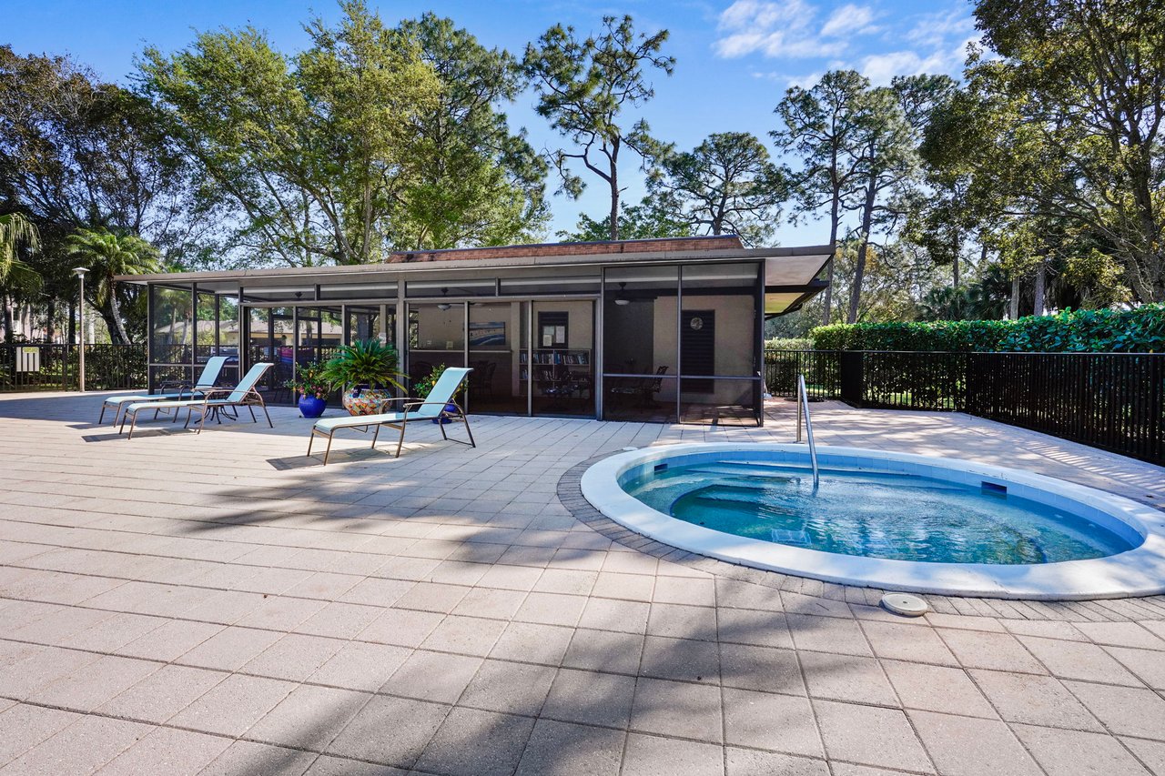 413 Augusta Blvd #105