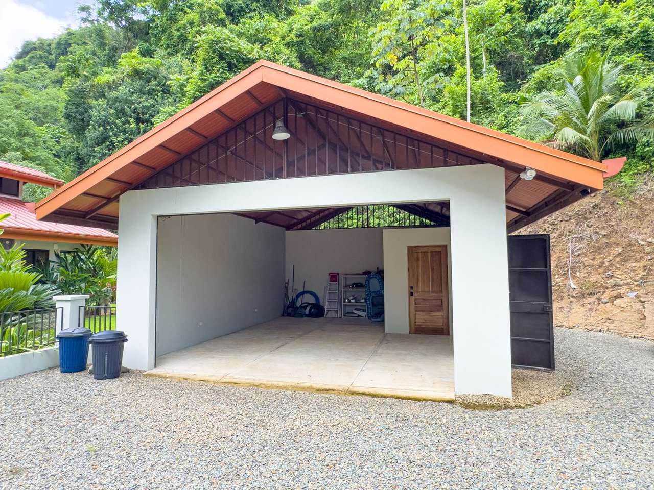 Luxury 3-Bedroom Waterfall-View Home
