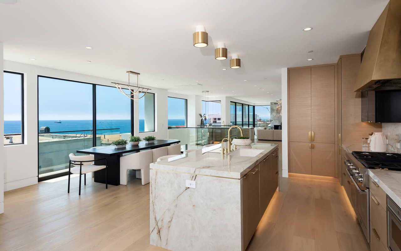 A Coastal Benchmark: Inside 316 32nd Street