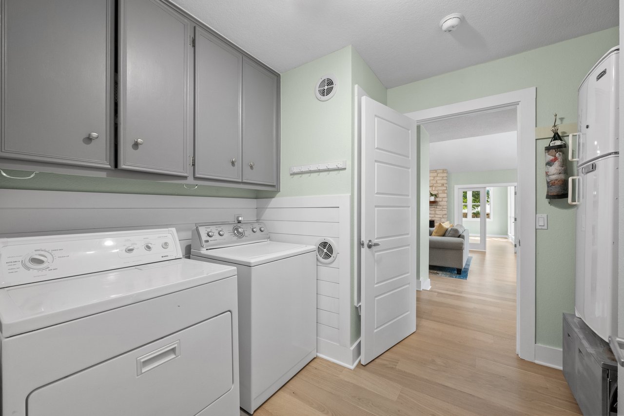 6103 Waldon Hollow