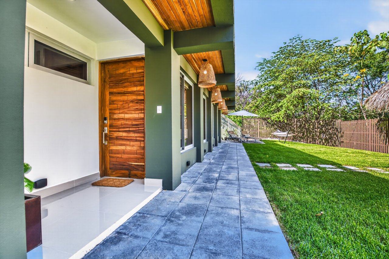 Casa Pochote | Artisan Luxury Villa in Tamarindo | Pool, Jacuzzi & Langosta Beach Club Membership Included