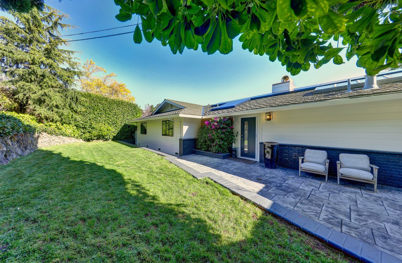 Newly Remodeled Home with Bay Views 