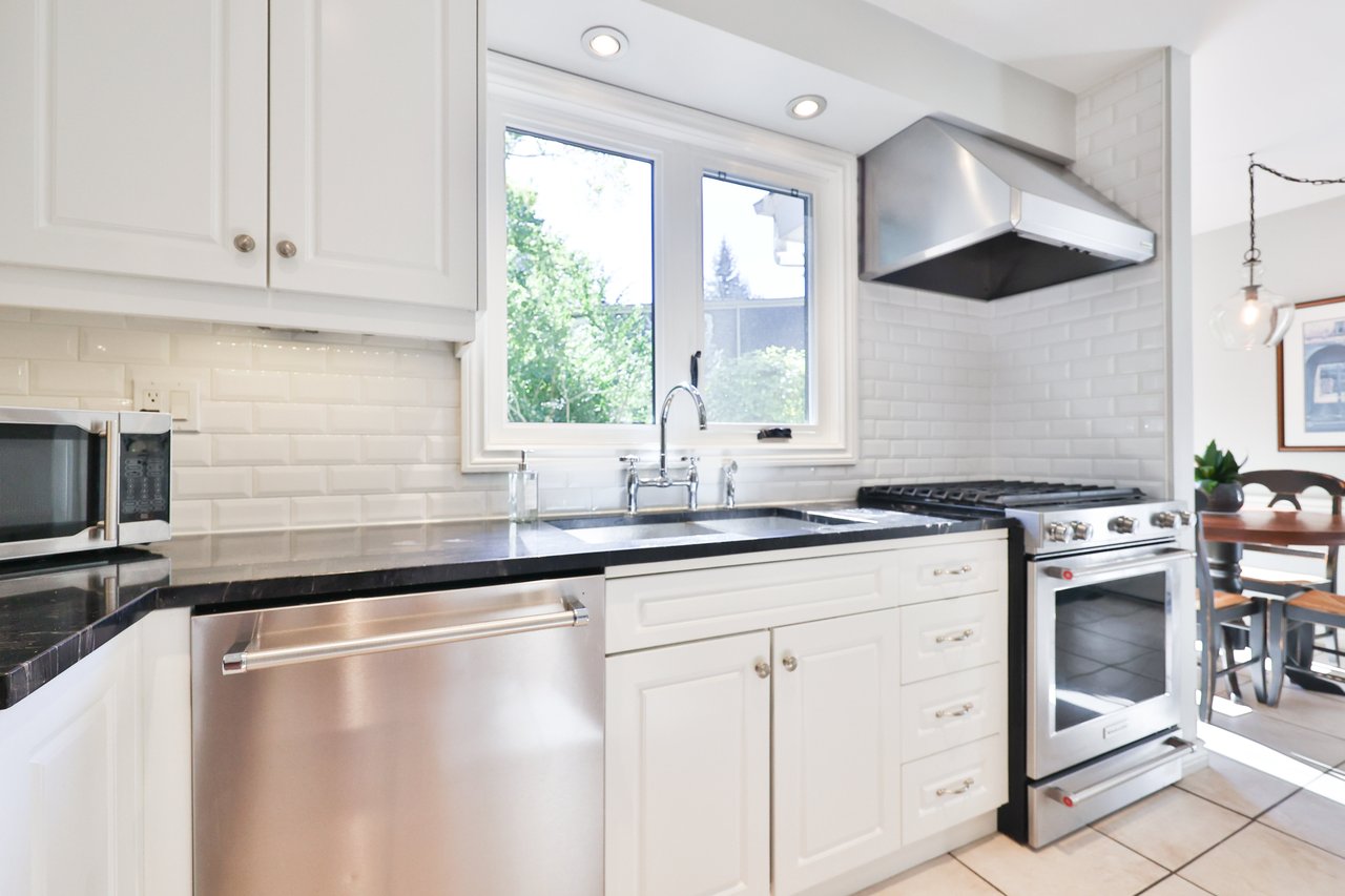 206 Rossmore Boulevard, Burlington