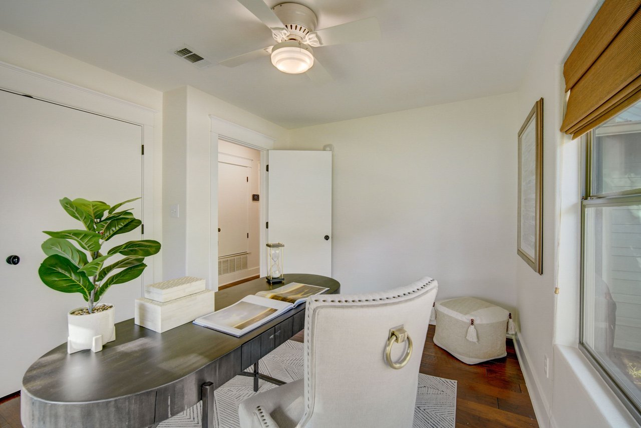 1411 Burford Pl