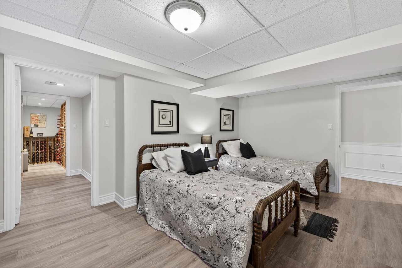 6 Falling Leaf Crt, Aurora