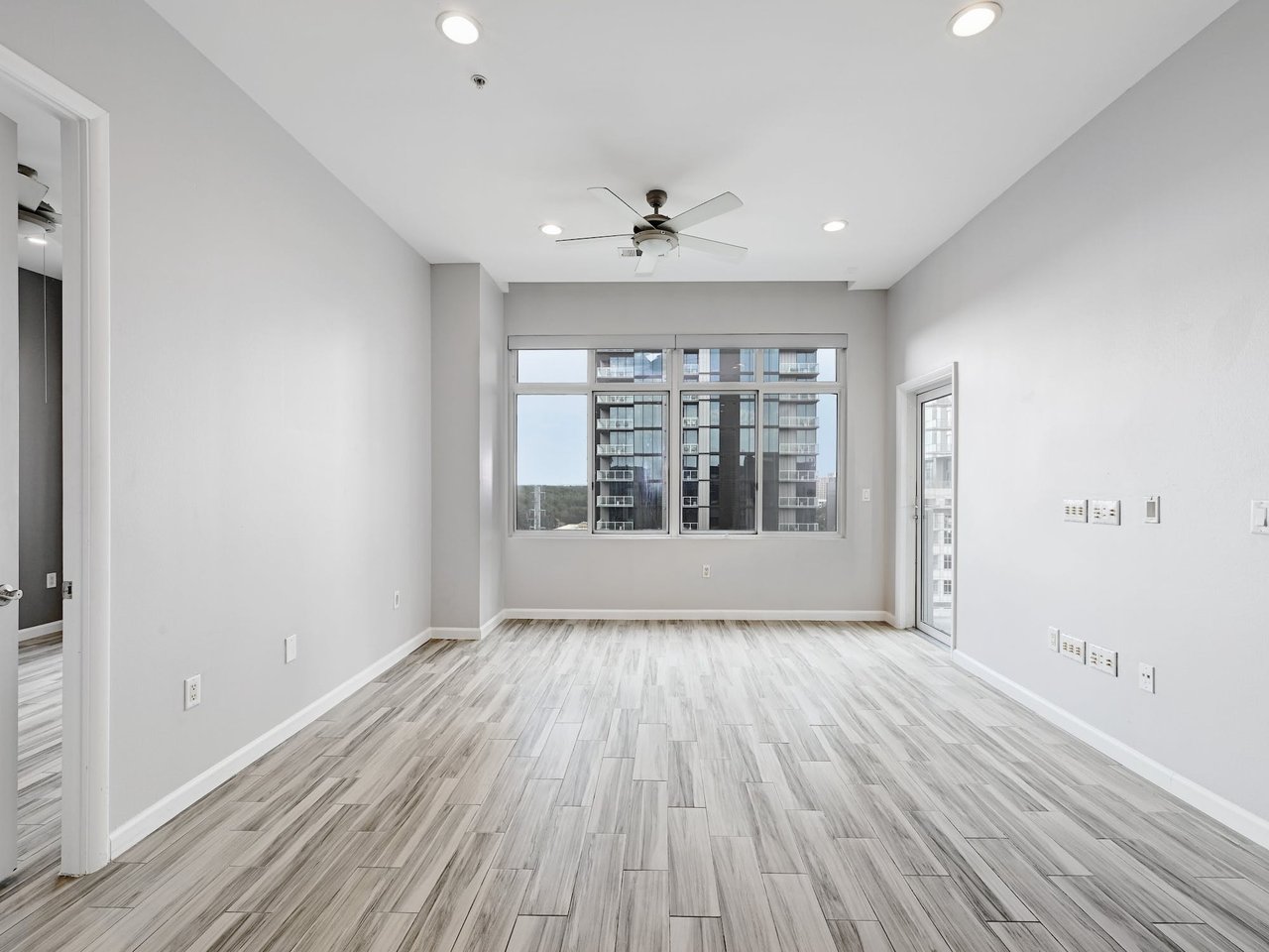 54 Rainey Street PH09