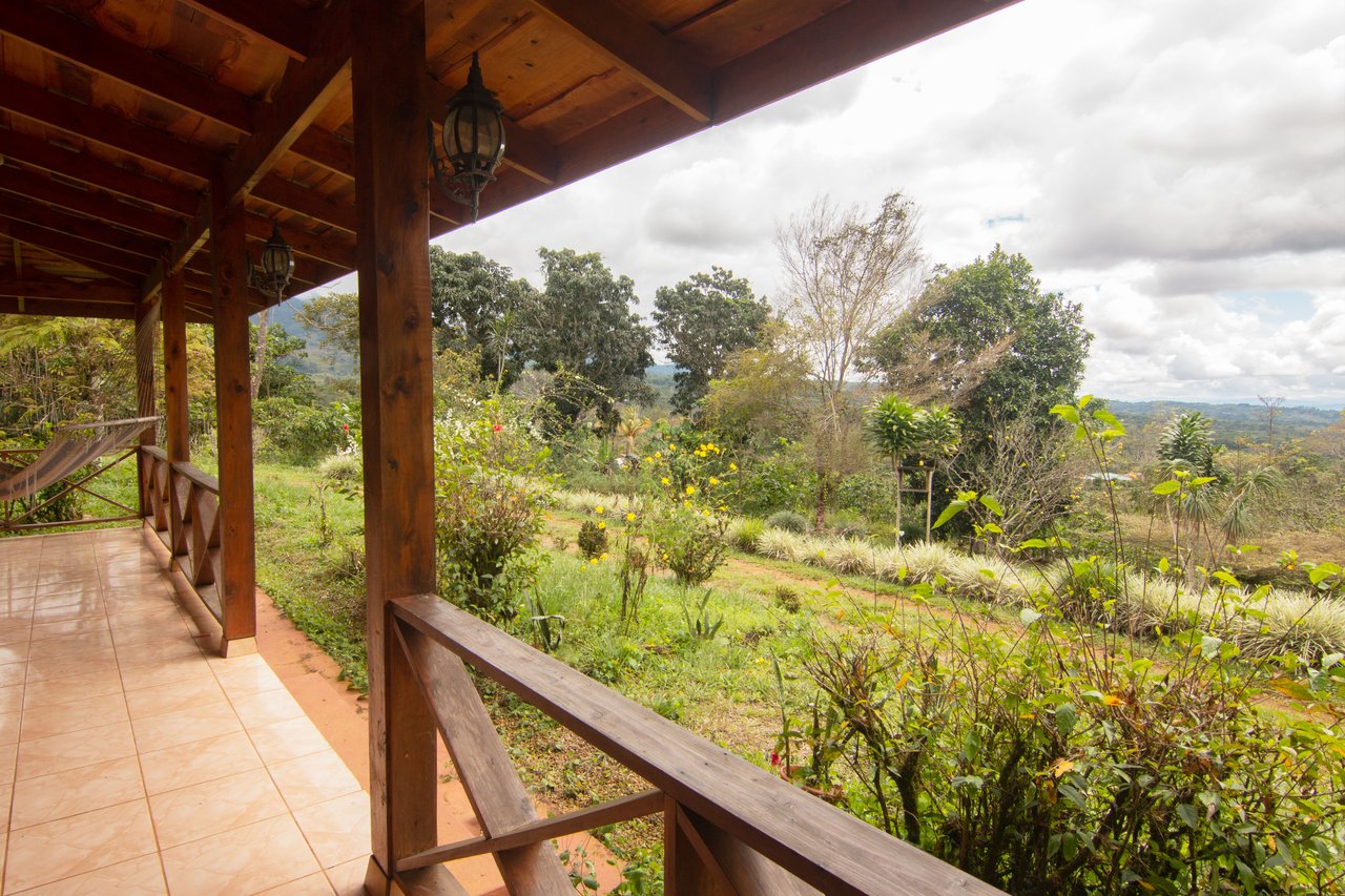 Sustainable Sanctuary: Wooden Farm House, 3 Acres + Food Forest