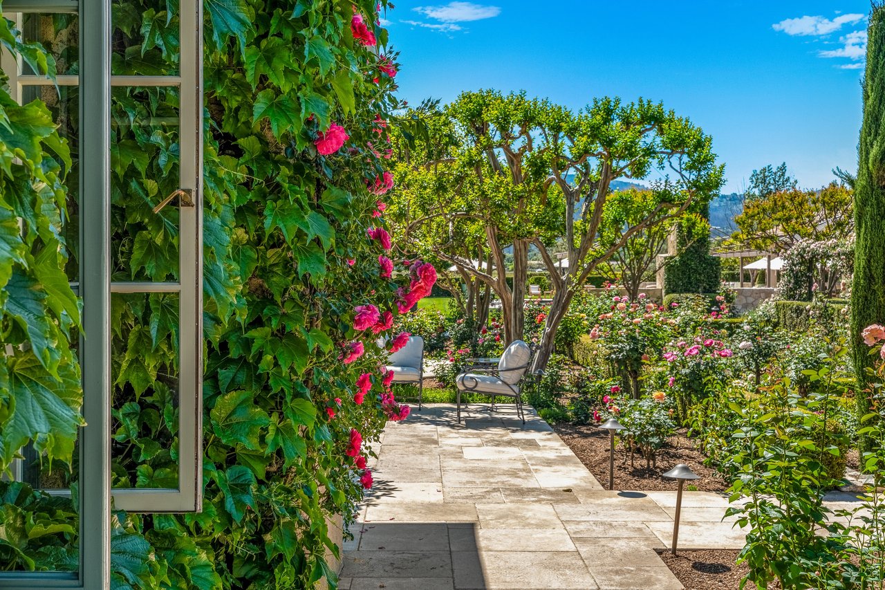 Mills Lane, St. Helena