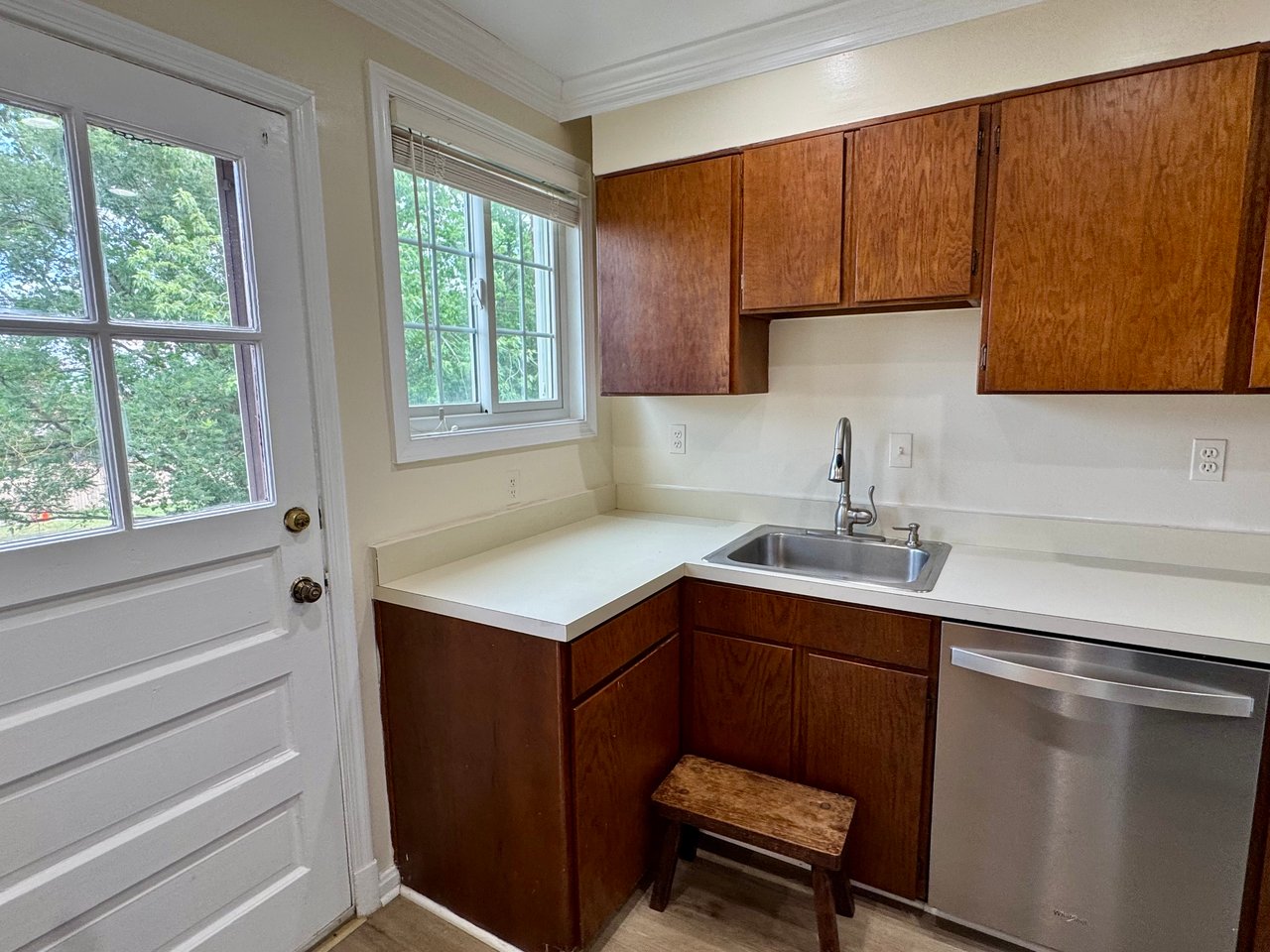 Investor Special! 3-Level End Unit w/ Huge Upside in Fairlington Towne