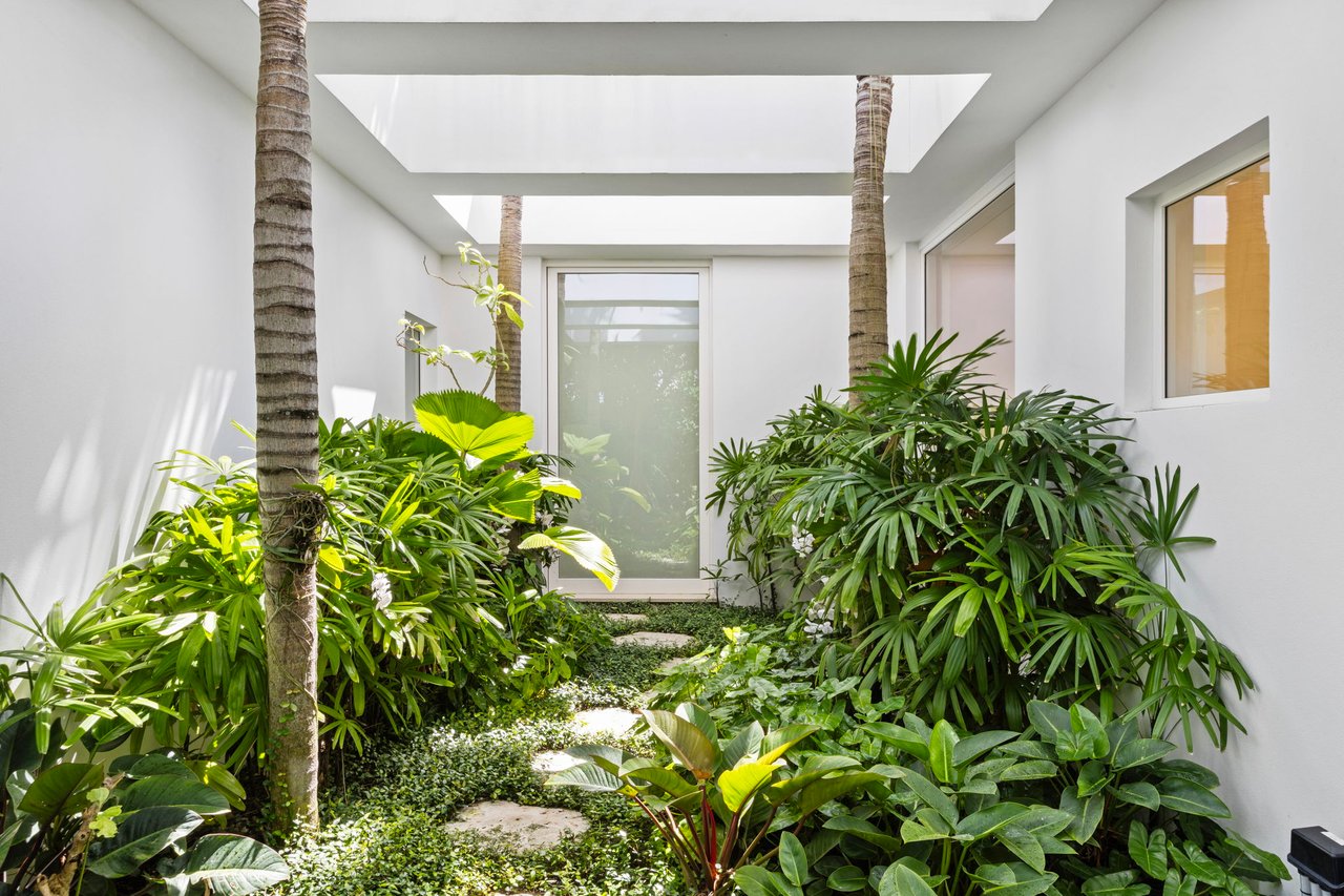 North End Modern Oasis W/ Beach Access