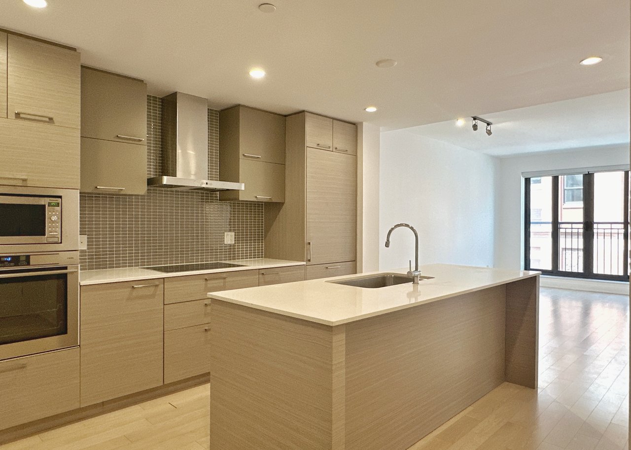 519- 55 Front Street E