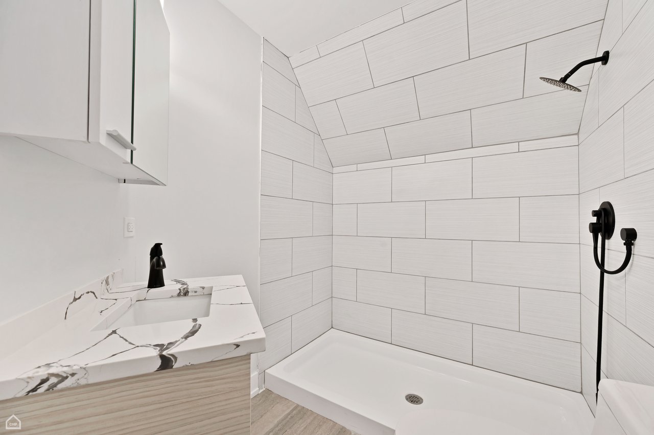 2901 N Sacramento 