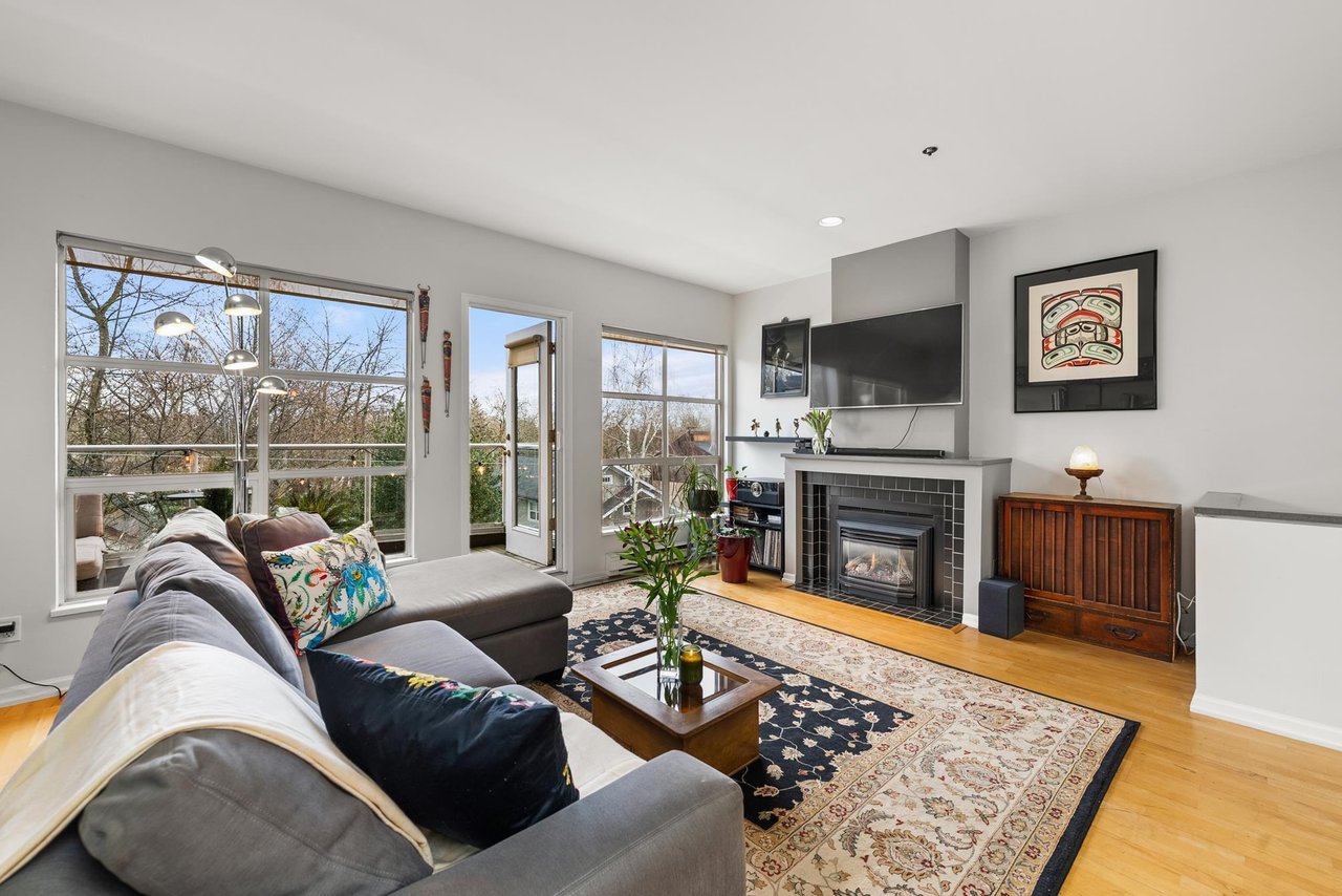 2556 Highbury St, #103