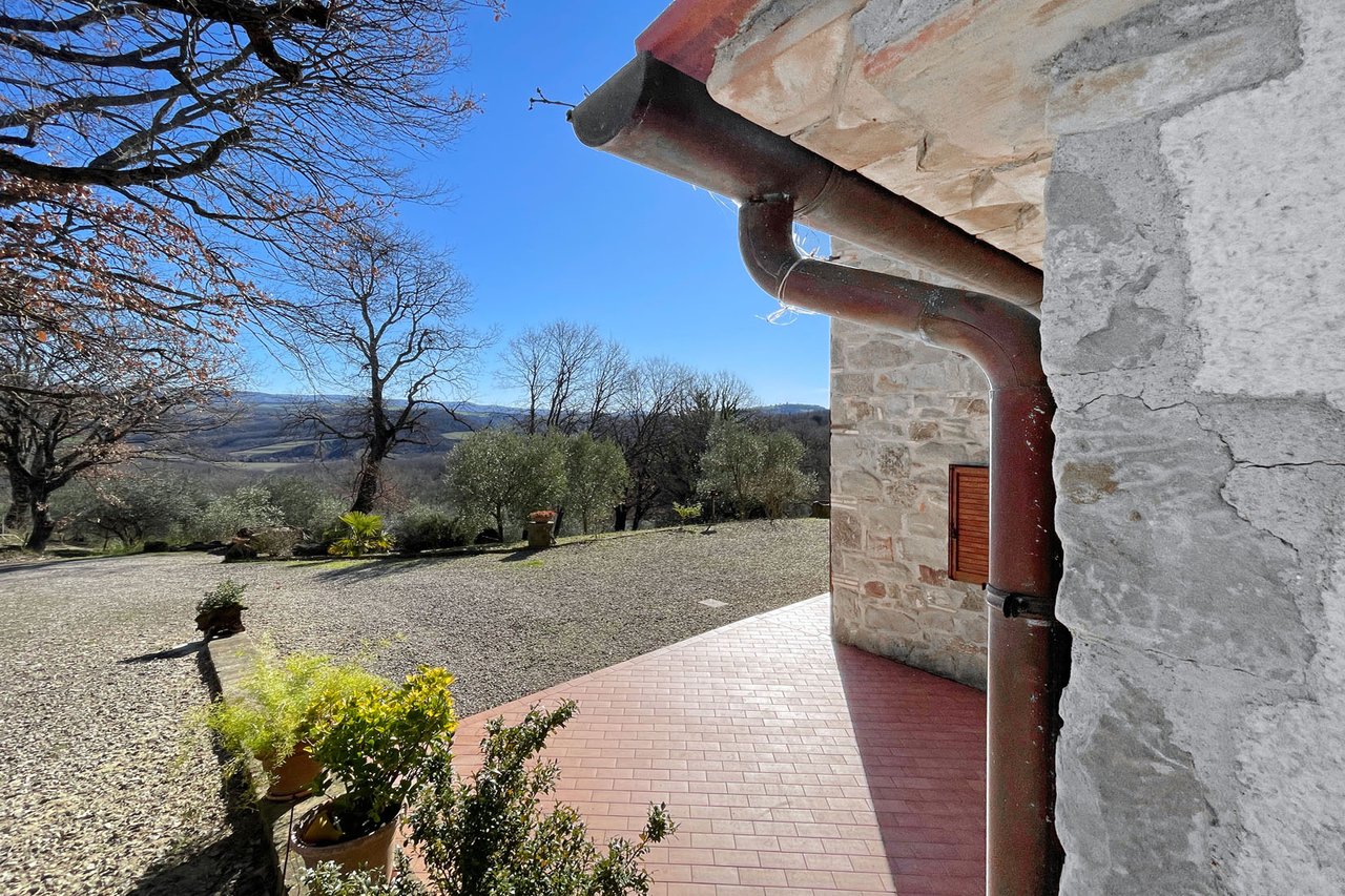 A Charming Stone Farmhouse for Sale in Radicofani