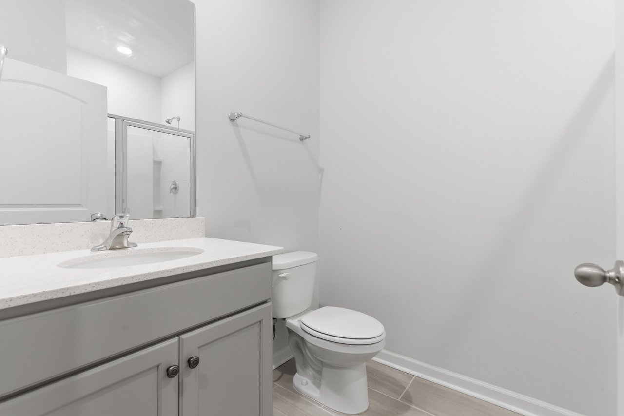 Beautiful Huntsville Home with Screened In Patio & Community Pool! 