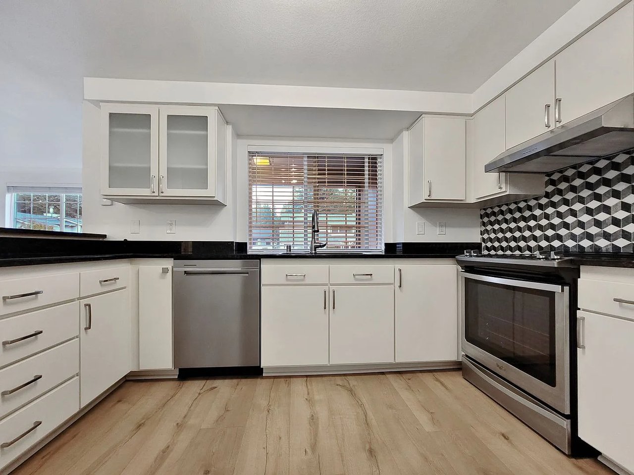 9838 NE 122nd St APT Q201