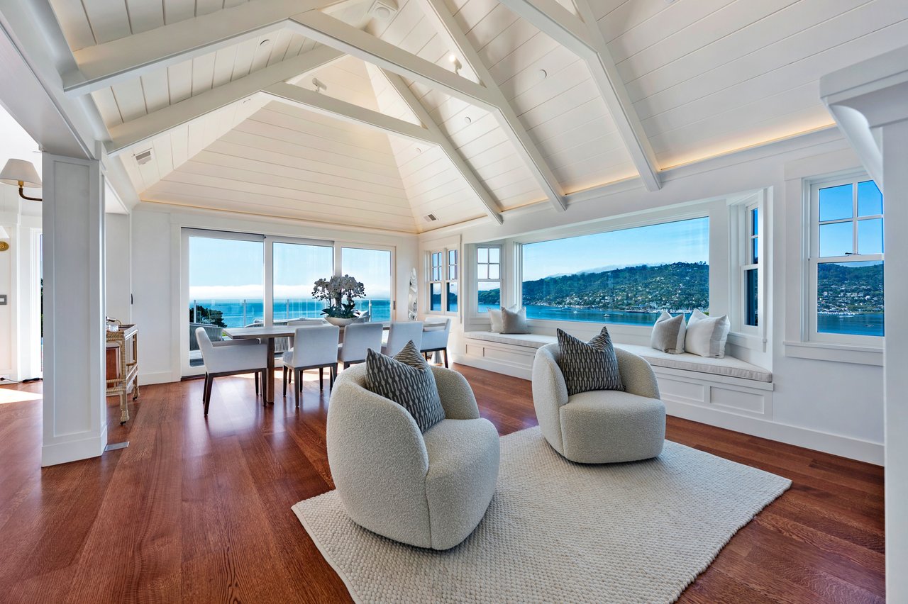 Stunning View Residence