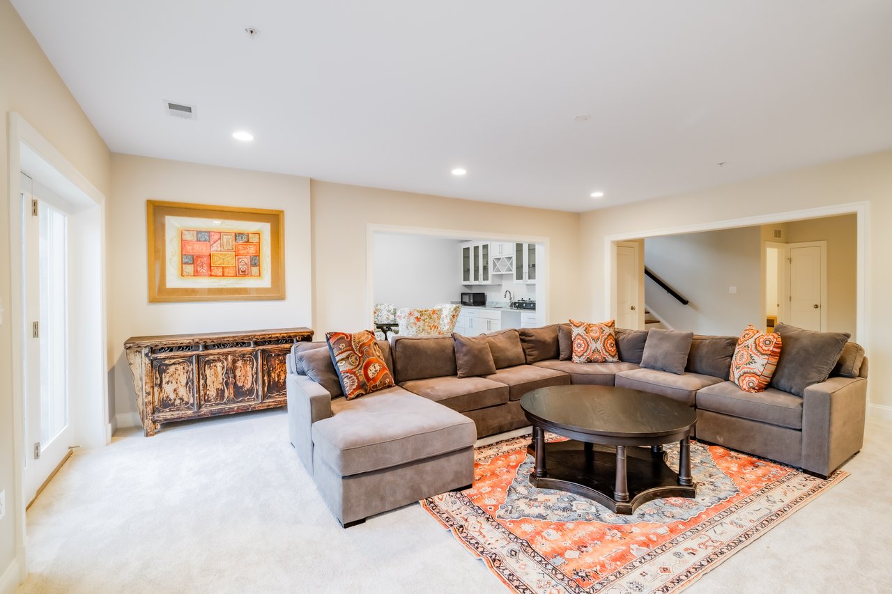 10006 Woodhill Road