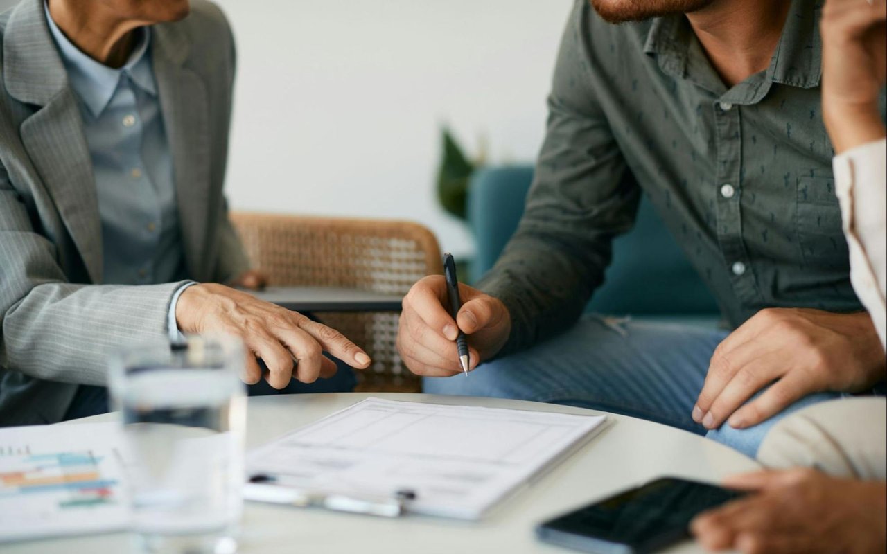 Top Questions to Ask Before Making an Offer on a Home