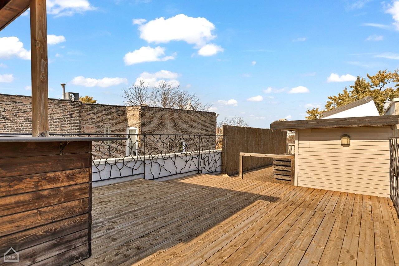 2115 W Superior Street 