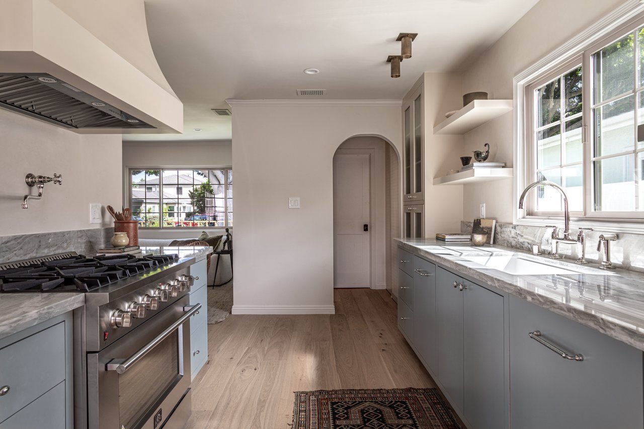 2453 Oak St, Santa Monica