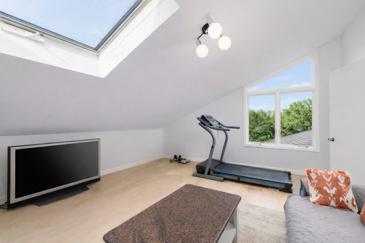 875 & 785 The Strand