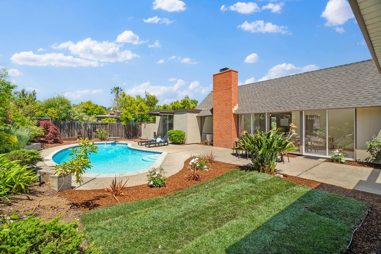 802 Allison WAY