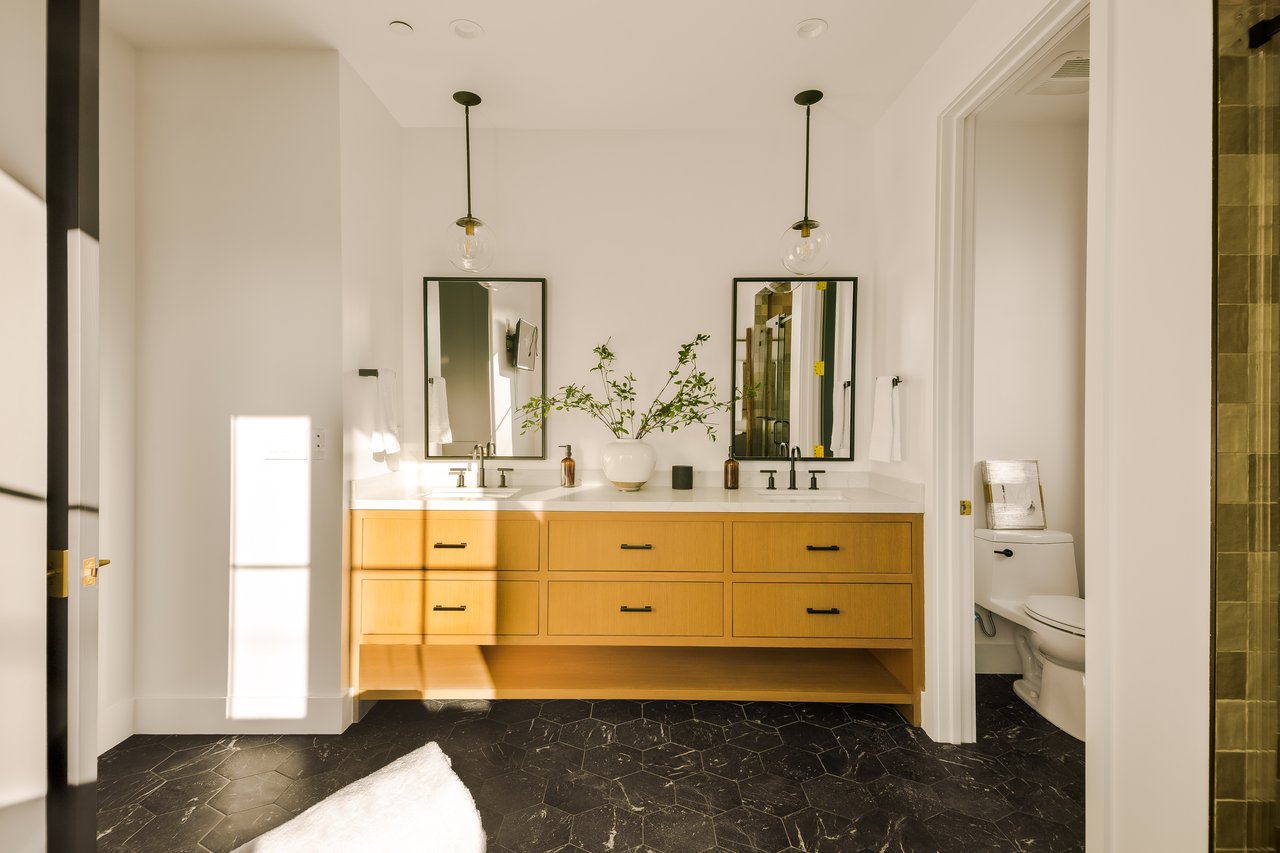 4261 Denny Ave, Toluca Lake 