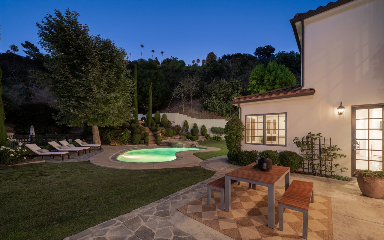 3686 Benedict Canyon Ln, Sherman Oaks 