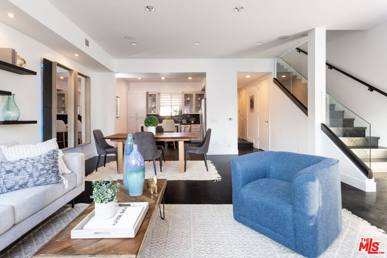 32 Galleon St