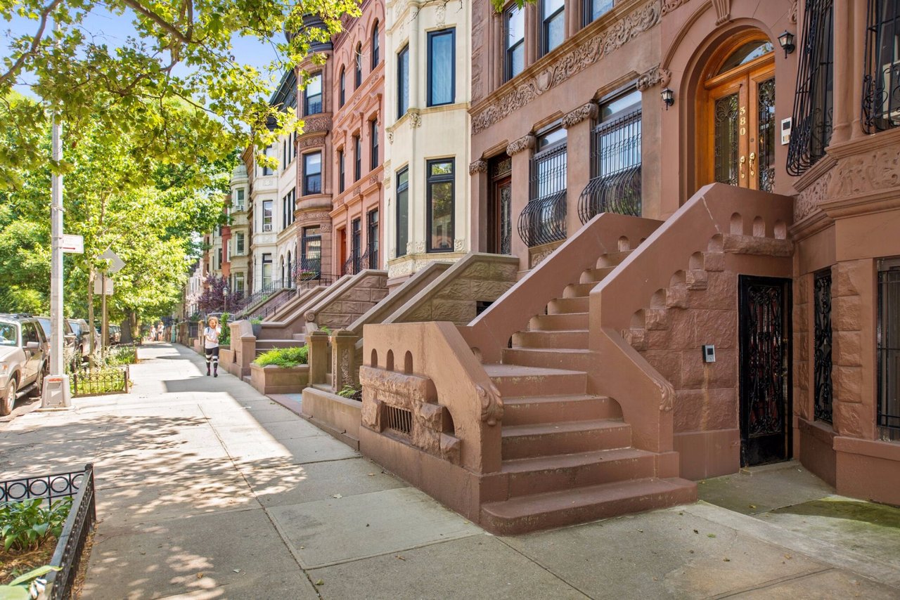 380 Sterling Pl