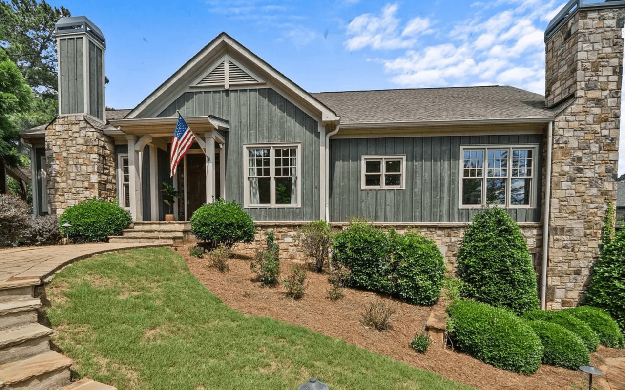 Charming Golf Community Townhome for Sale in Cuscowilla