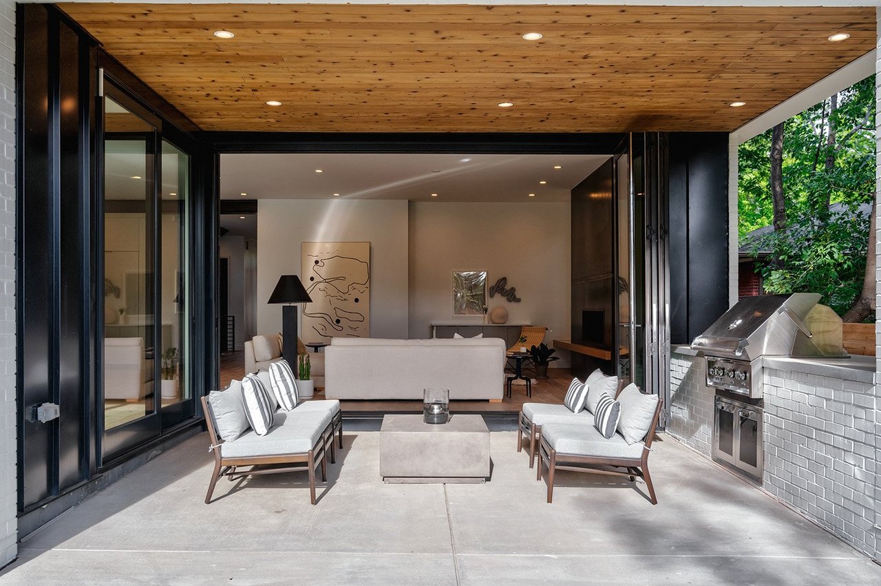  2565 S JACKSON STREET 