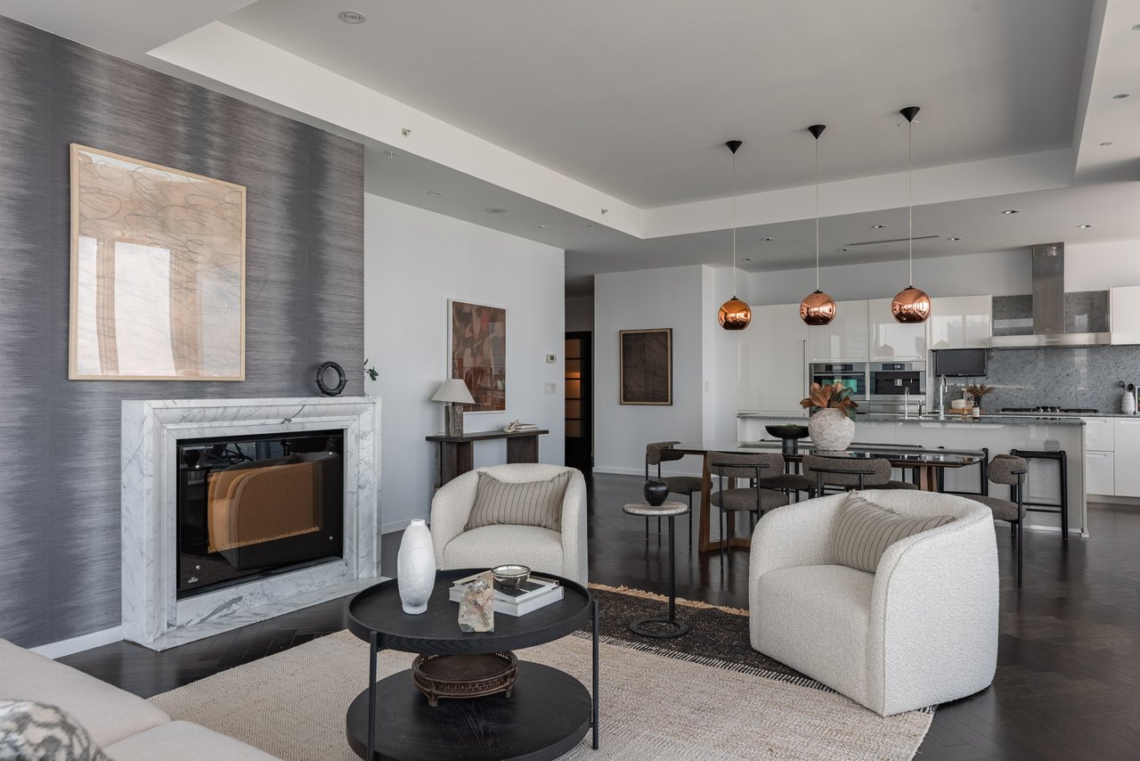 Suite 6104- 180 University Avenue