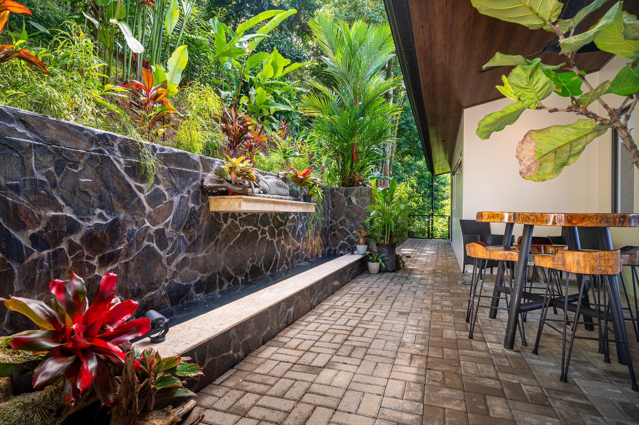 Casa Meraki: Modern Tropical Living with Whale’s Tail Views in Uvita