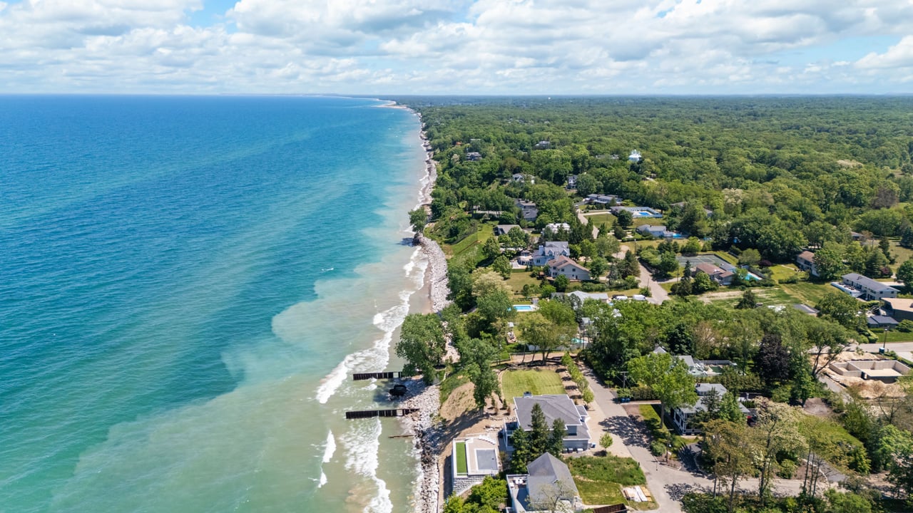 47118 Oak Avenue, Grand Beach, MI 49117