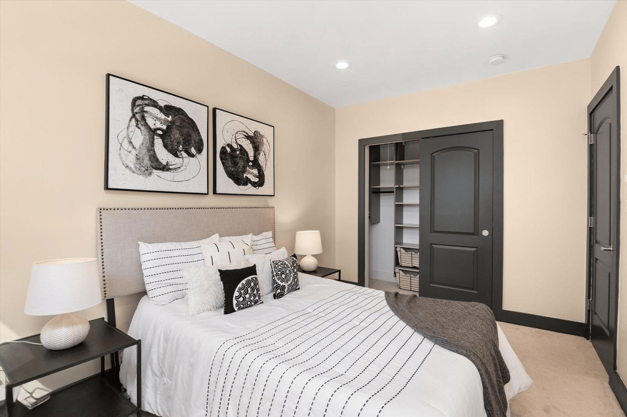 613 Longfellow St NW