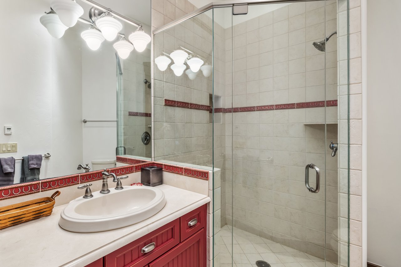 1092 The Summit Trail