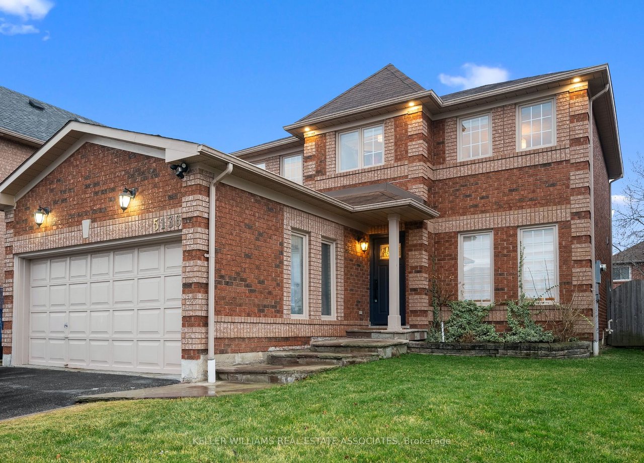 5136 Castlefield Dr