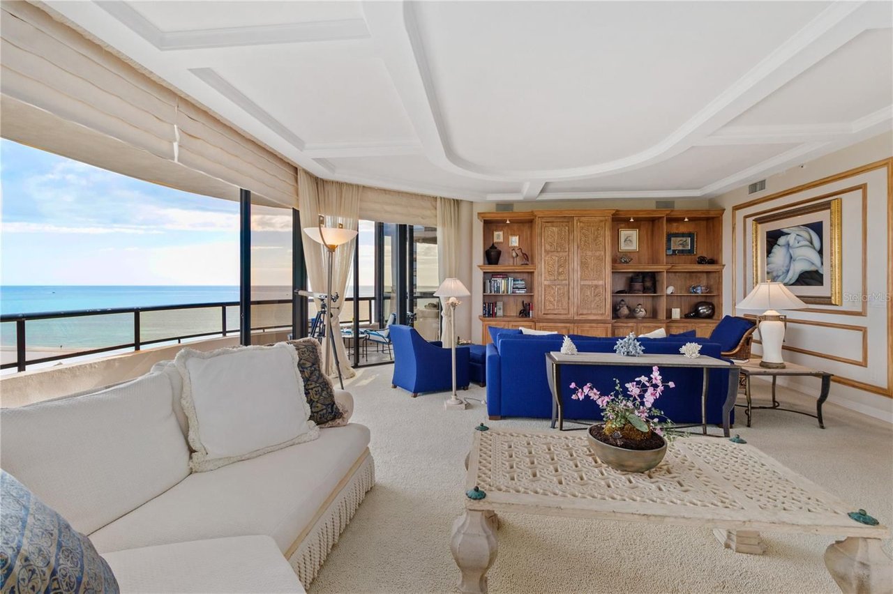 435 L Ambiance Dr #H702