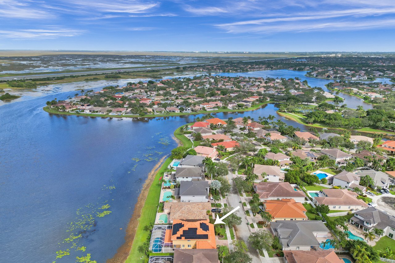 949 Crestview Cir