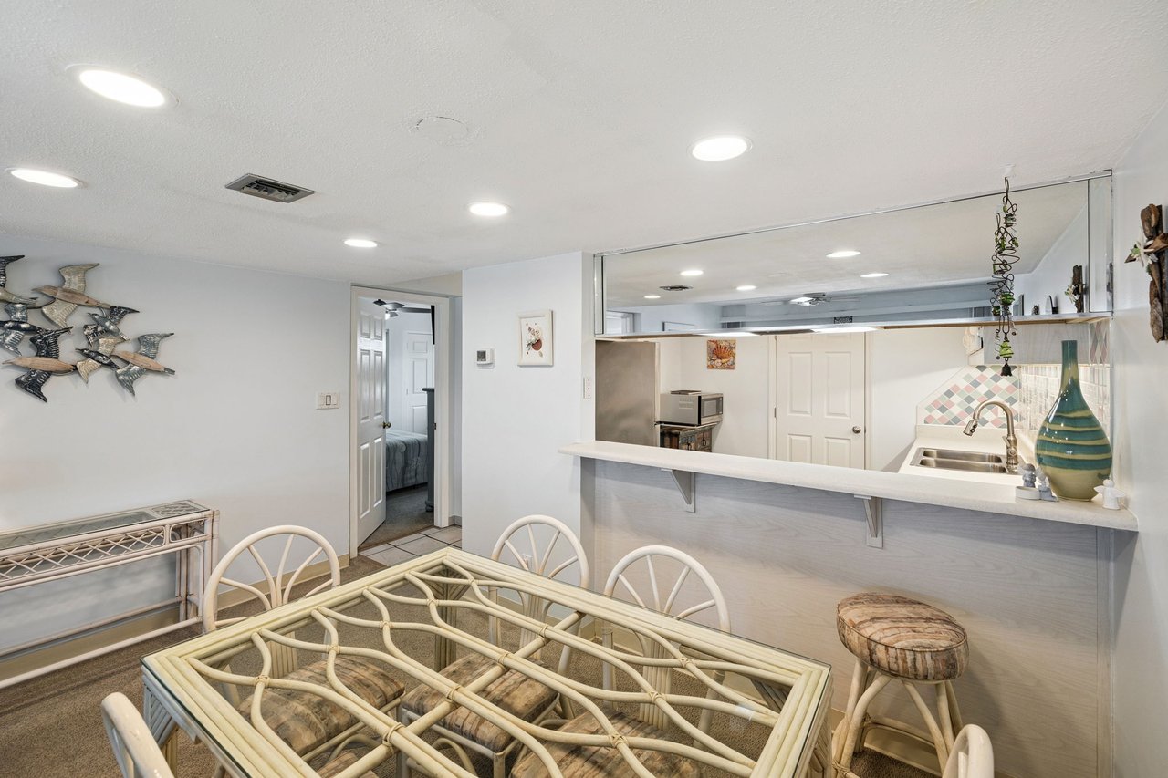 Pinnacle Port Condominium