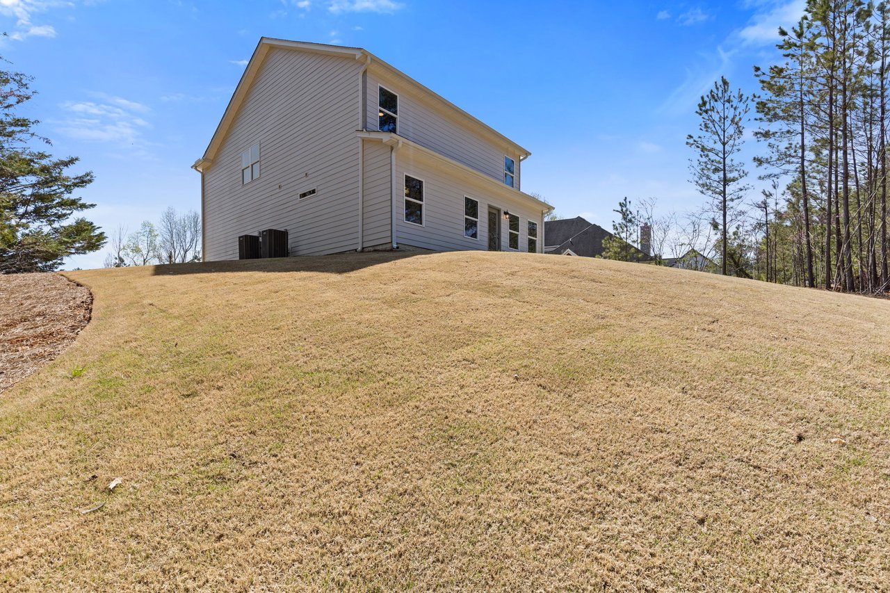 693 Shoals Trl