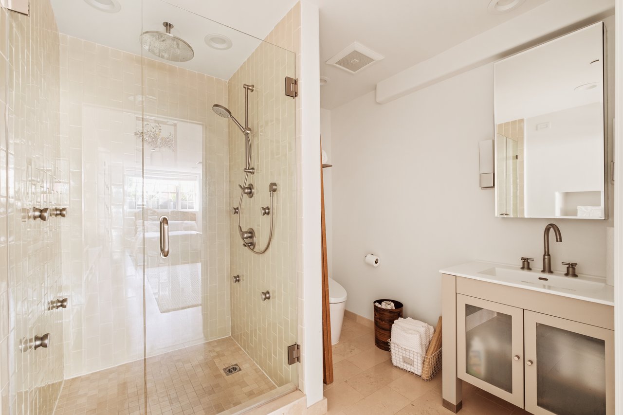 8835 Betty Way, West Hollywood