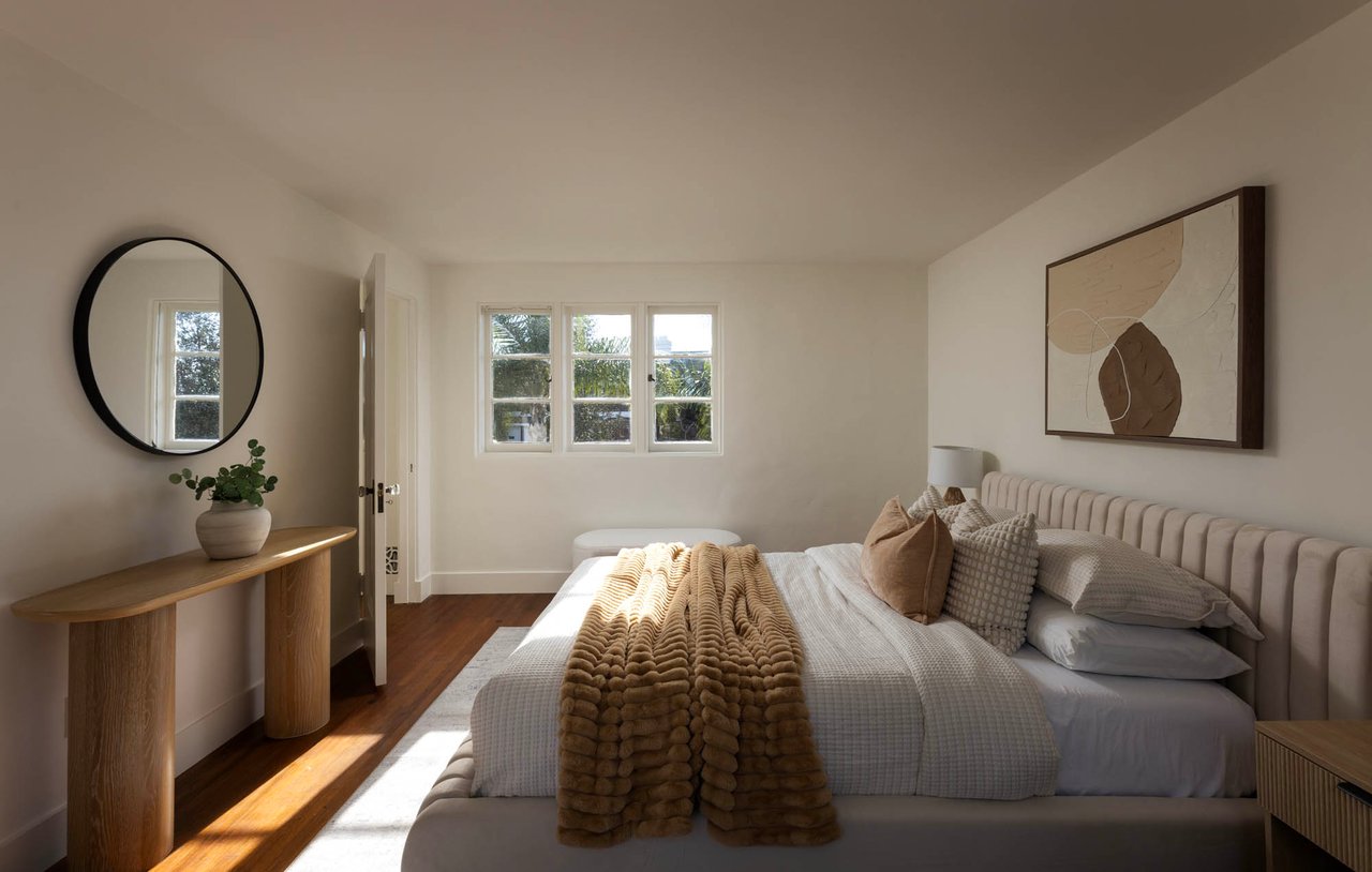 212 W Avenida Valencia