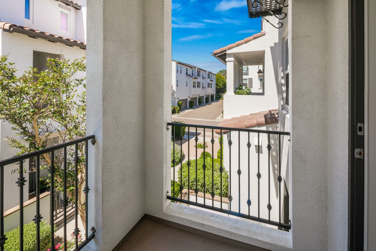 1846 Cliff Swallow Ln