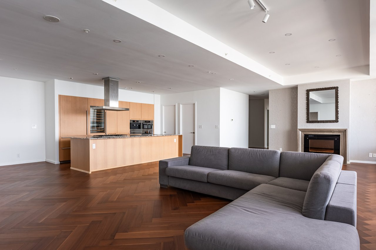 Suite 5302- 180 University Avenue