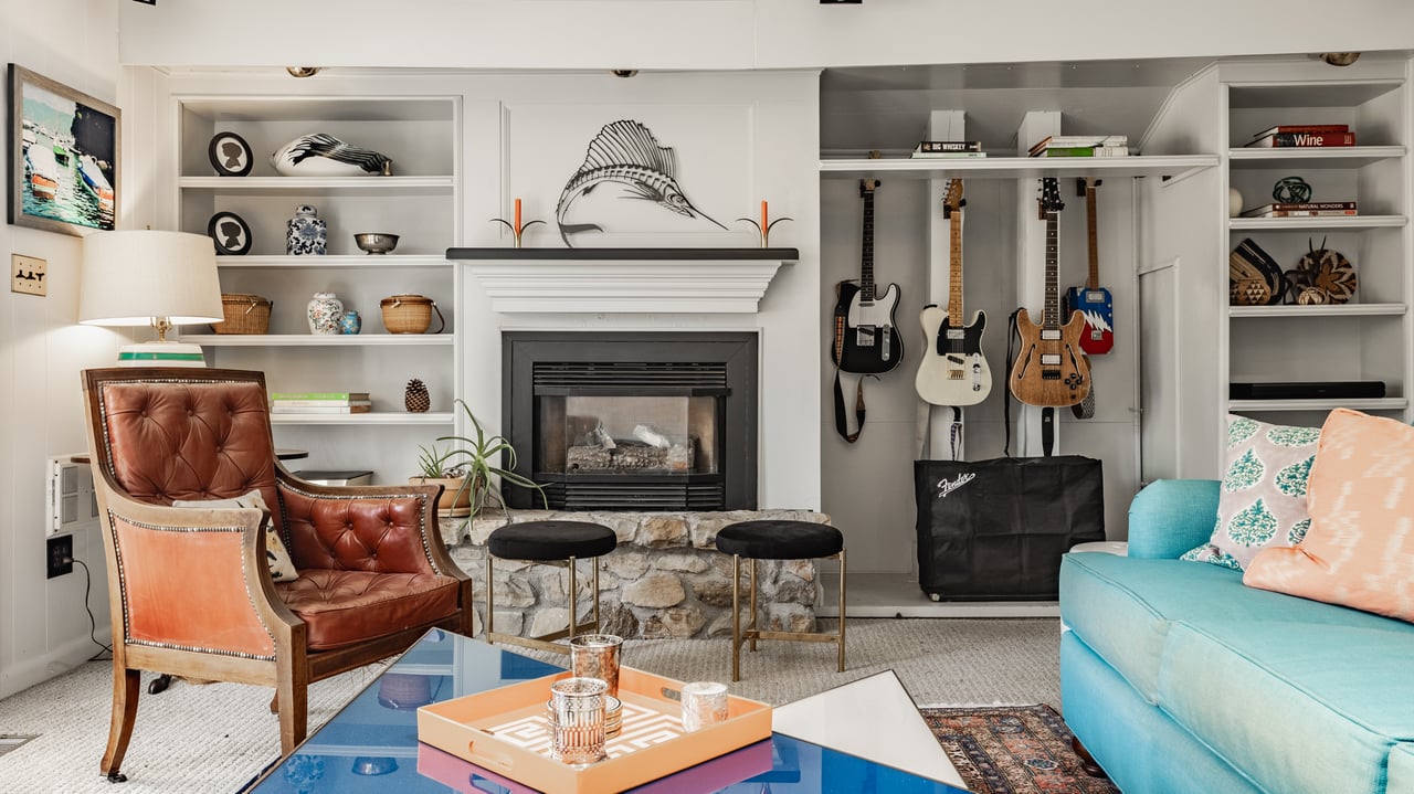 8045 Broadway Street